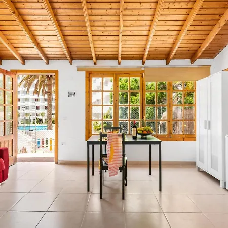 Apartamento 101 Bright, Pool View And Air Conditioning