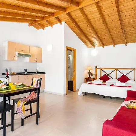 Apartamento 101 Bright, Pool View And Air Conditioning